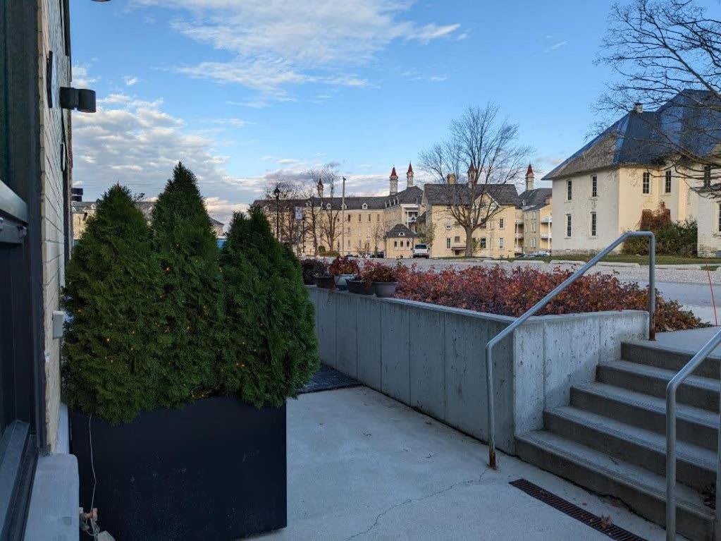 Condo On State Hospital Grounds! Traverse City Buitenkant foto